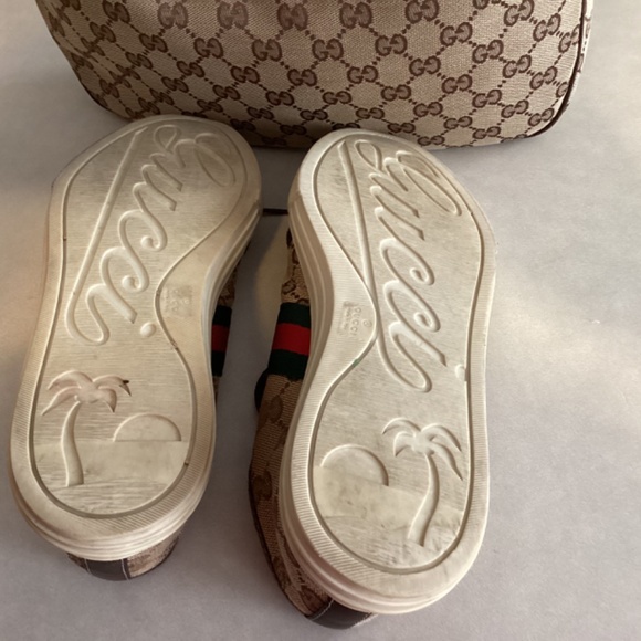 Gucci Handbags - Picture 9 of 12